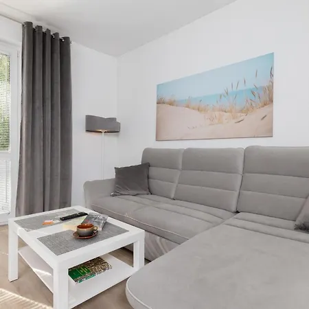 Two-bedroom Baltic Sea 350m To Brzezno By Renters Daire *