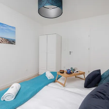 Two-bedroom Baltic Sea 350m To Brzezno By Renters Gdansk