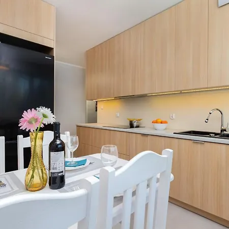 Two-bedroom Baltic Sea 350m To Brzezno By Renters