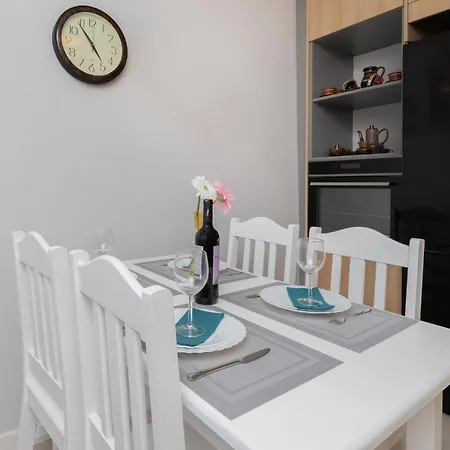 Two-bedroom Baltic Sea 350m To Brzezno By Renters