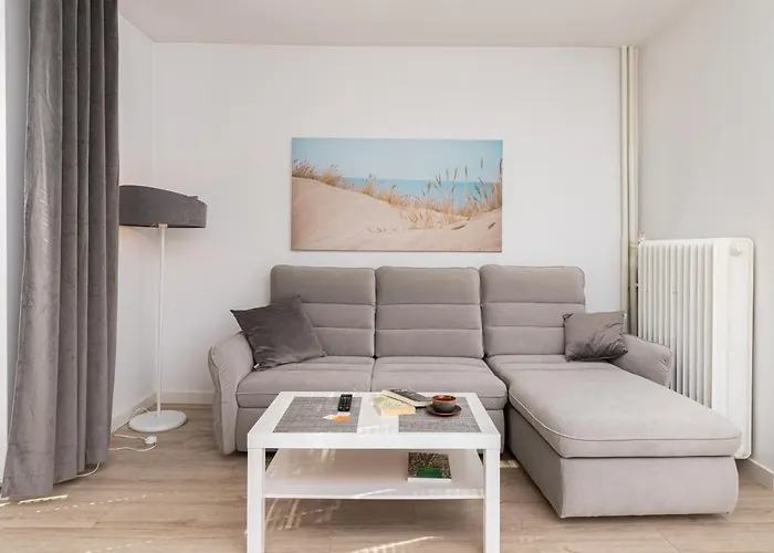Gdanska Two-bedroom Brzezno By Renters דירה גדנסק